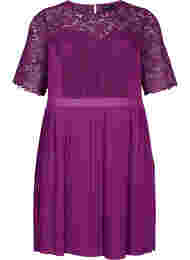 Kortærmet kjole med blondeoverdel, Grape Juice