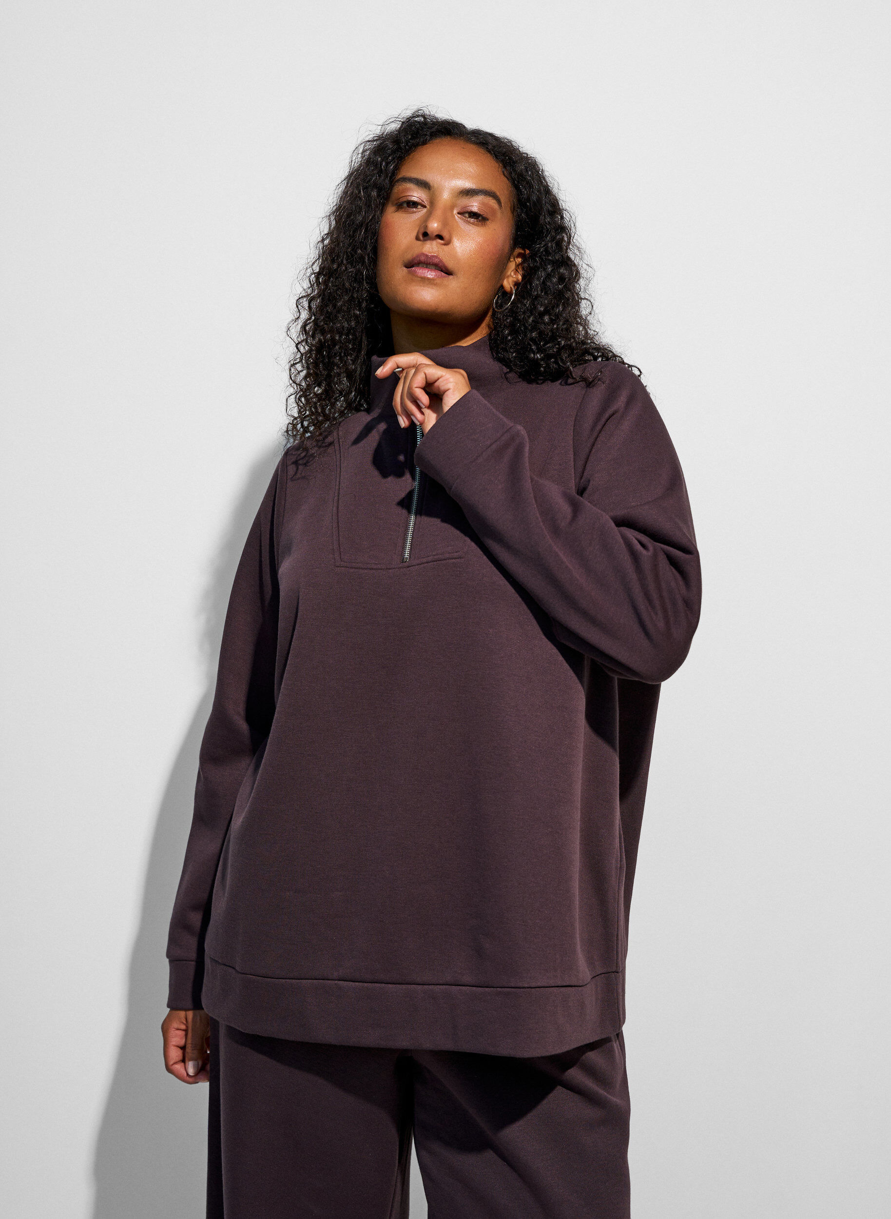 ZizziSweatshirt med h&oslash;j krave og lynl&aring;s, Brun, Model image number 3
