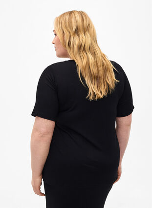 T-shirt i viskose med ribstruktur, Black, Model image number 1