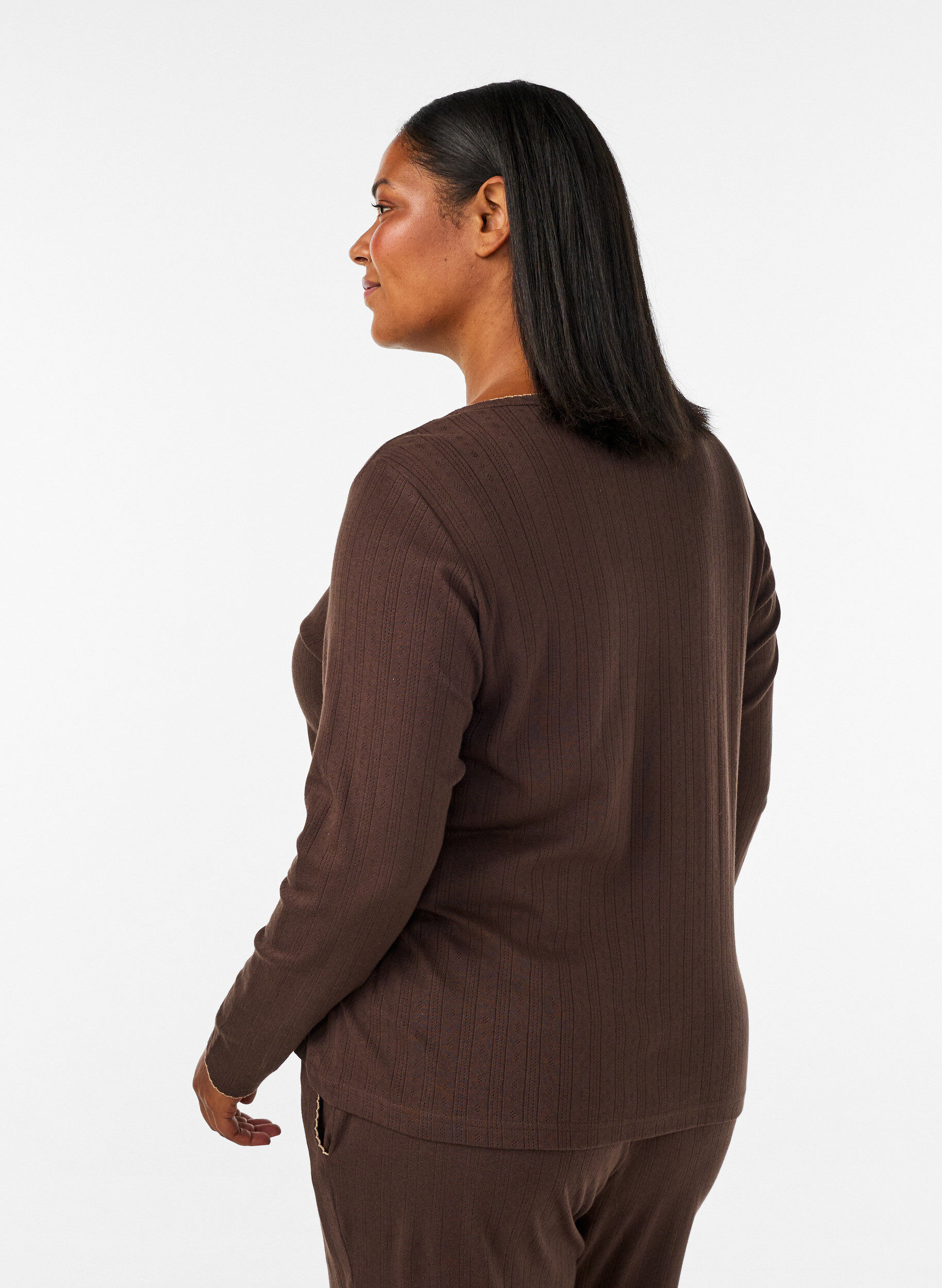 ZizziNatbluse i &oslash;kologisk bomuld med hulm&oslash;nster, Brun, Model image number 2