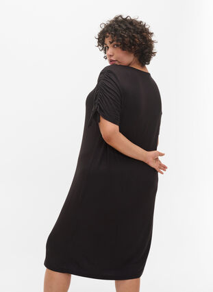 Kortærmet viskose kjole med snøredetalje, Black, Model image number 1