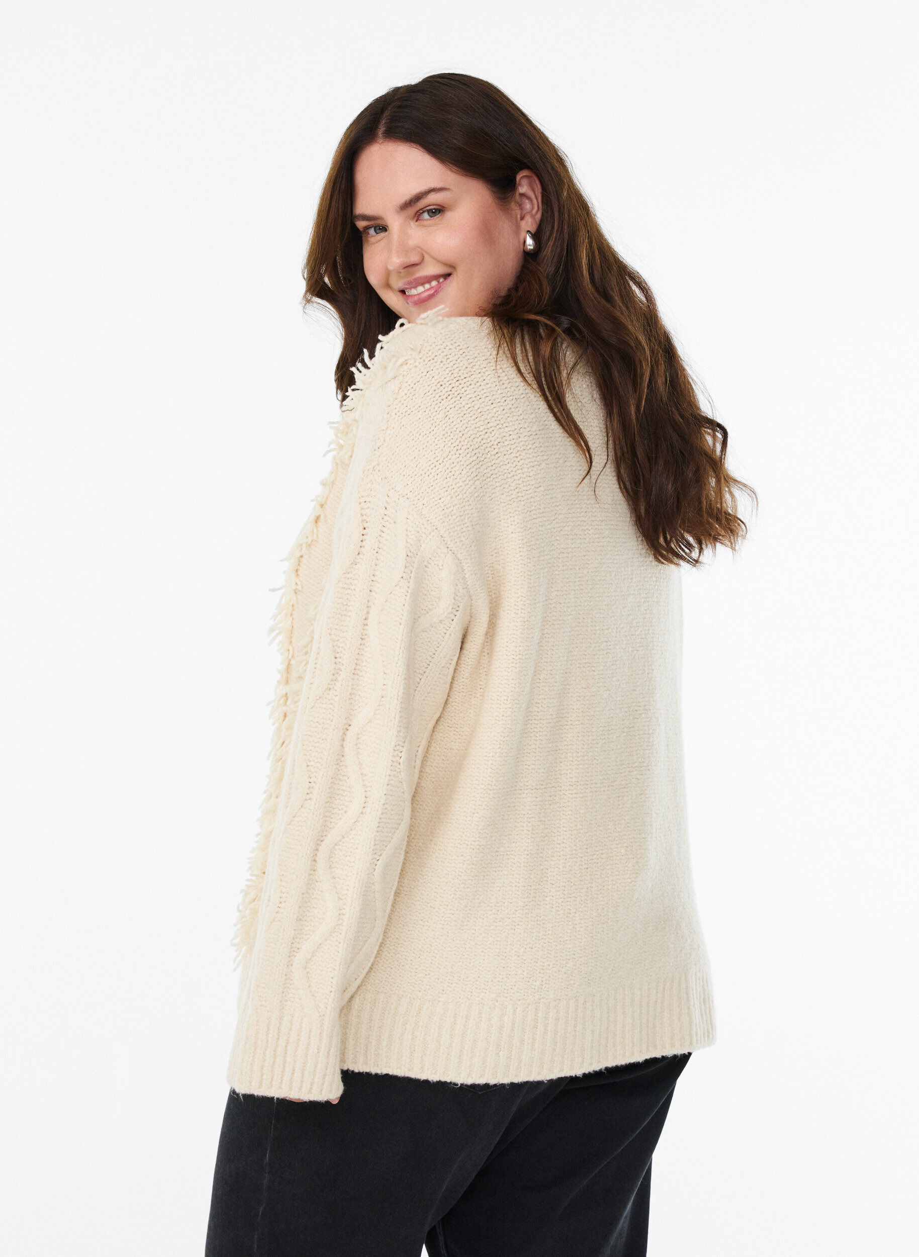 Zizzi Strikbluse med kabelm&oslash;nster og frynser, Beige, Model image number 2