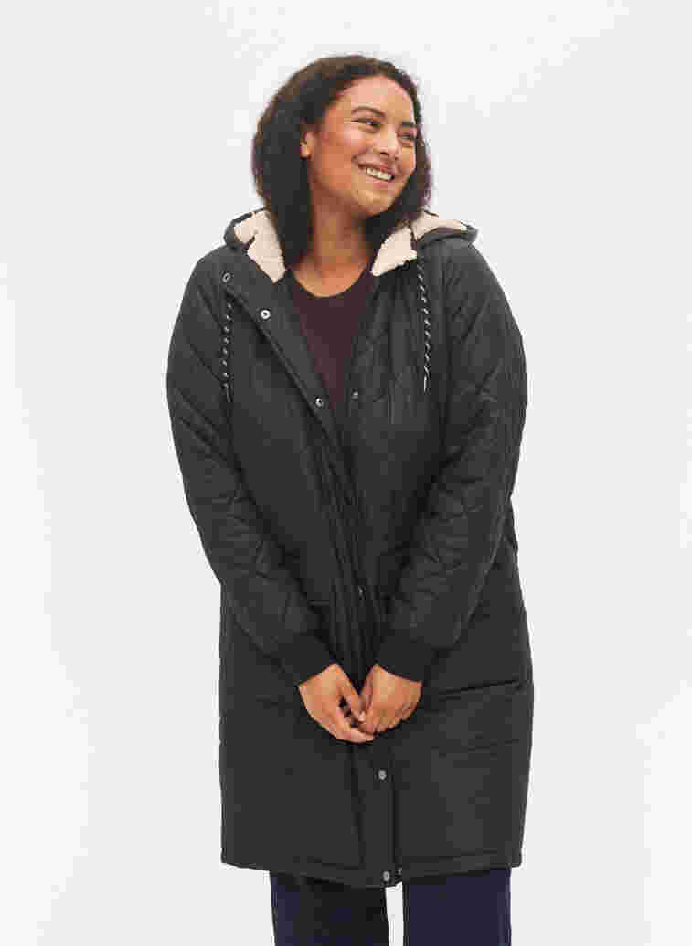 Quiltet jakke med hætte og justerbar talje, Black, Model image number 0