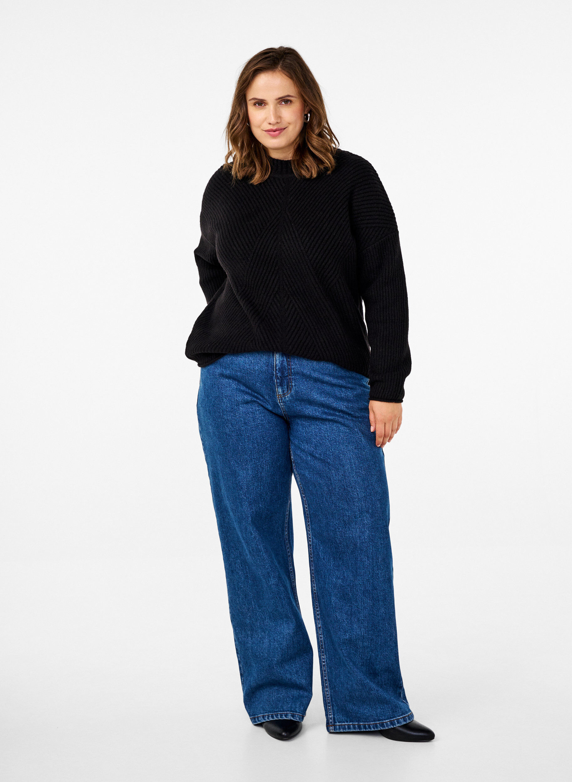 Zizzi Striktr&oslash;je med diagonalt ribm&oslash;nster og lange &aelig;rmer, Black Mel., Model image number 2