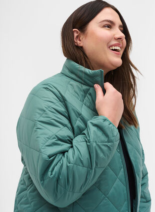 Quiltet letvægts jakke med lynlås og lommer , Sagebrush Green, Model image number 2