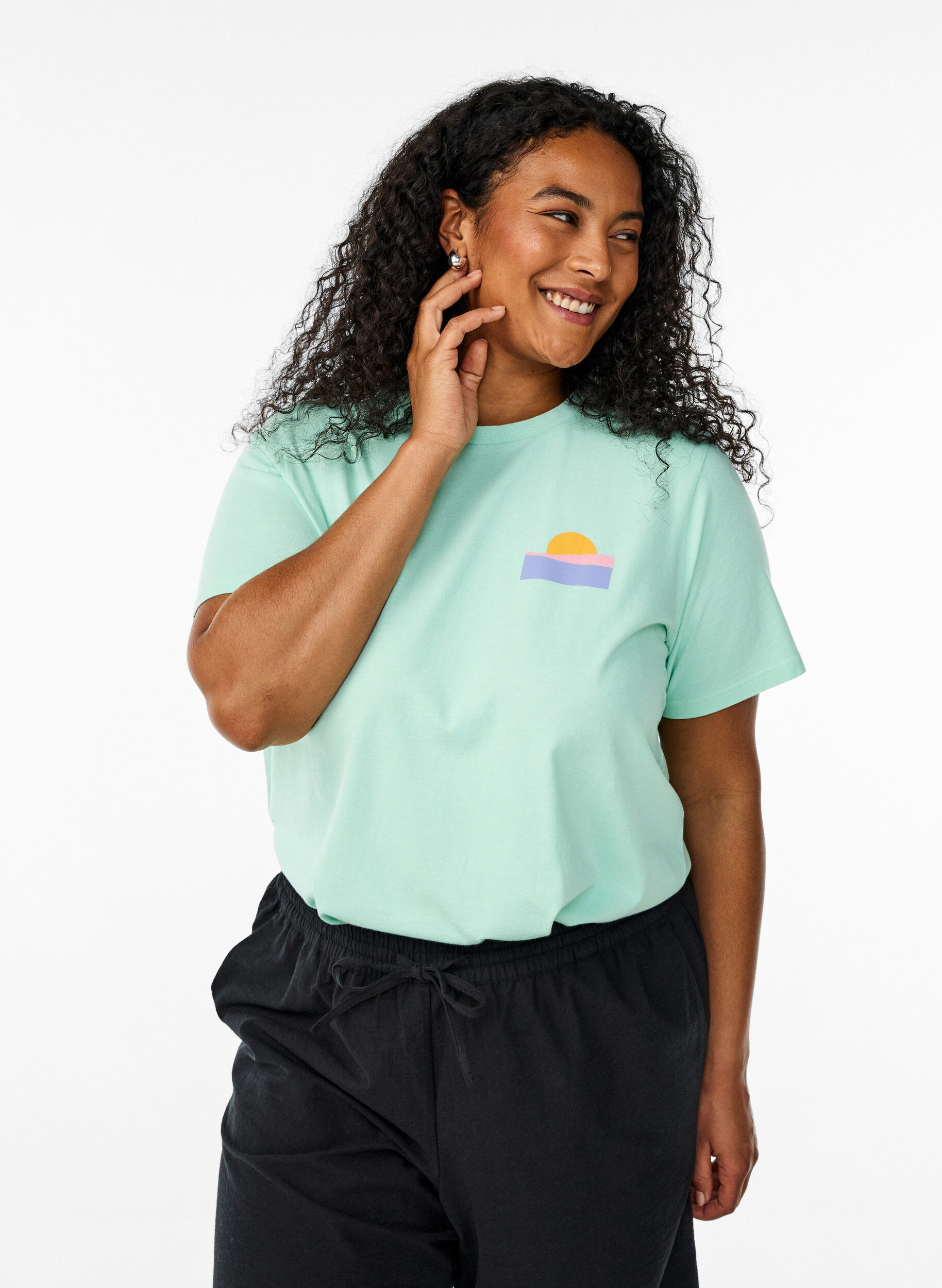 Zizzi T-shirt i &oslash;kologisk bomuld med rygprint, Gr&oslash;n, Model image number 0