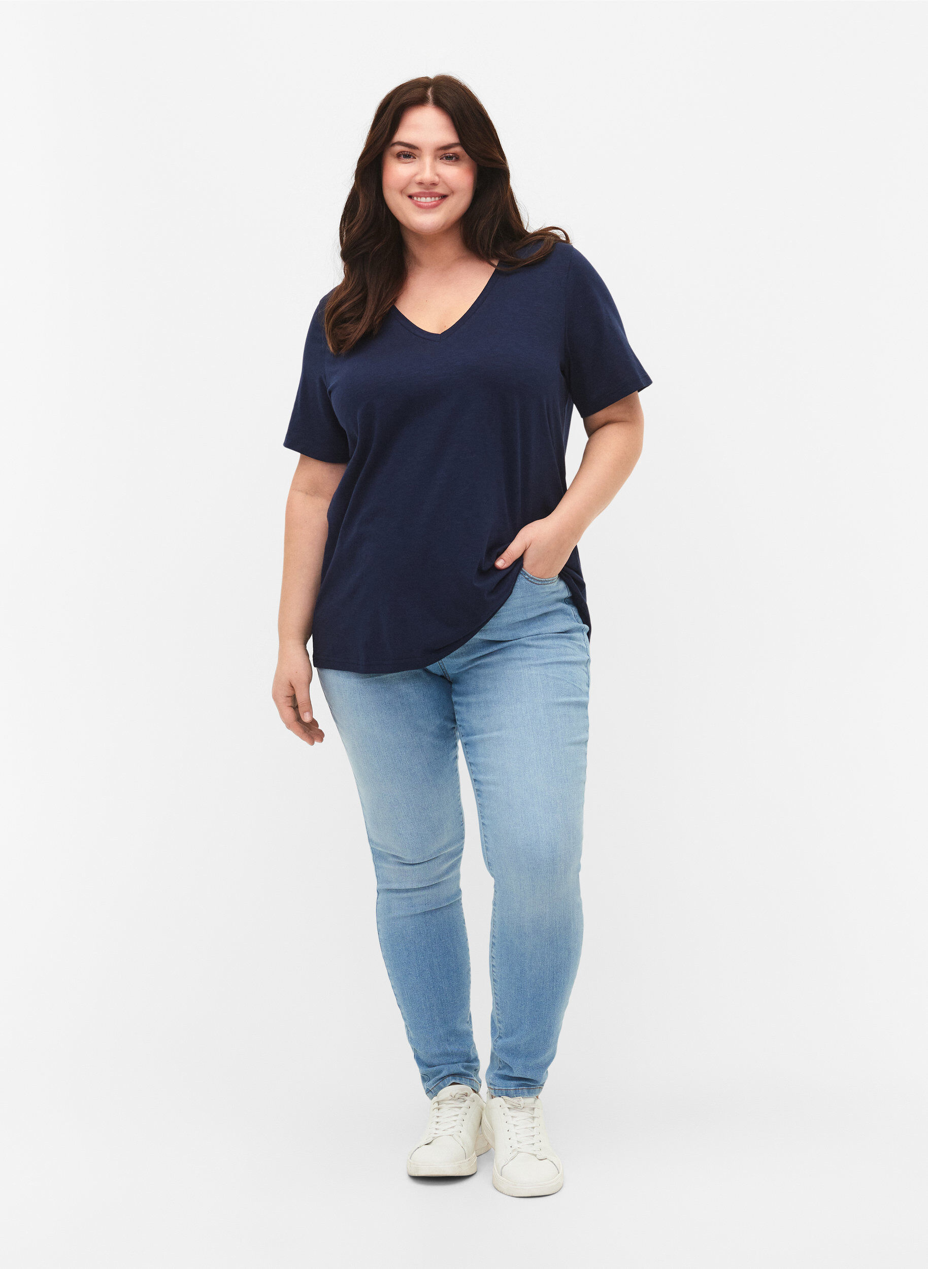 ZizziKort&aelig;rmet basis t-shirt med v-hals, Bl&aring;, Model image number 1