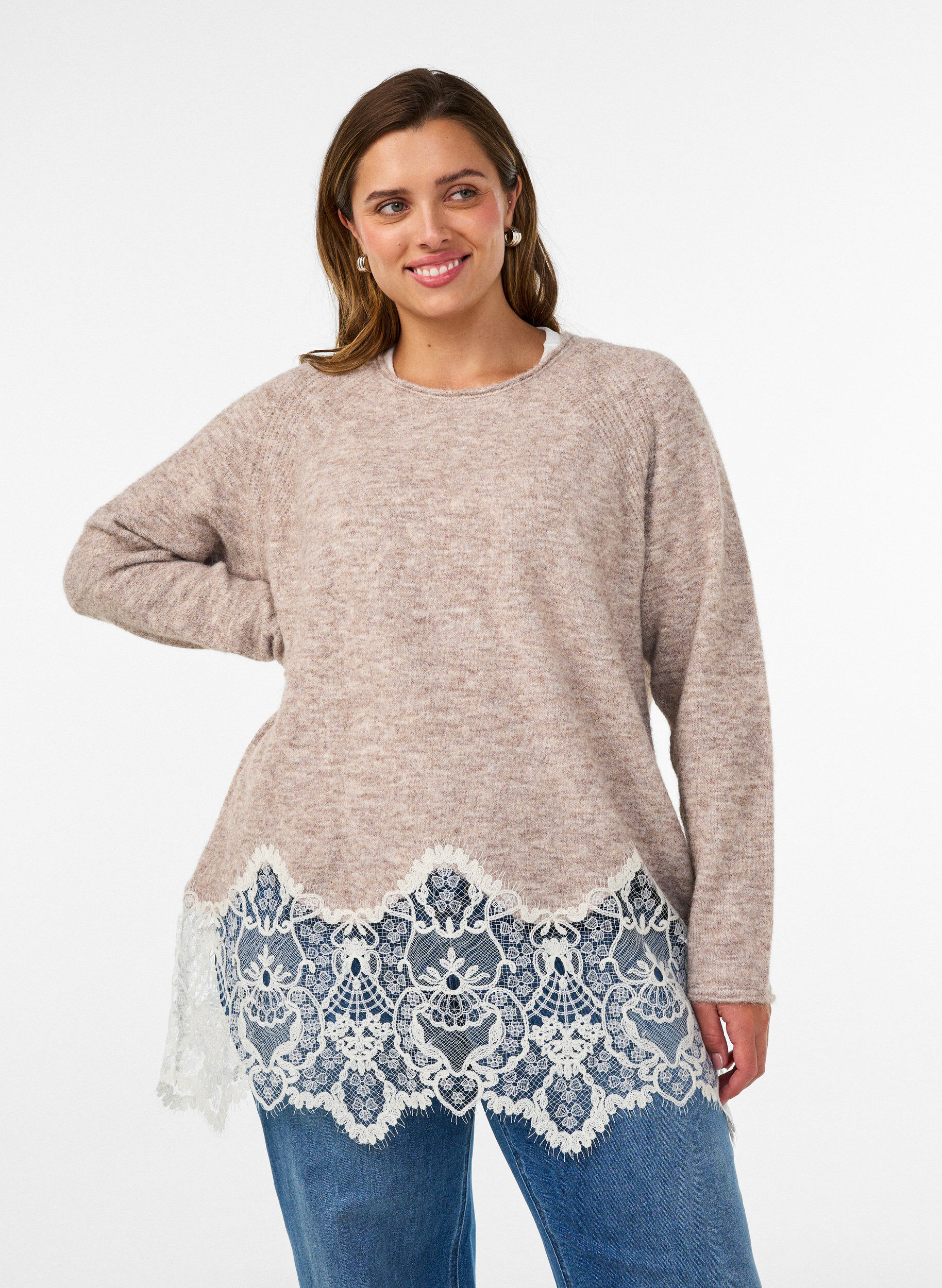 ZizziStrikbluse med raglan&aelig;rmer og bred blondekant, Beige, Model image number 0