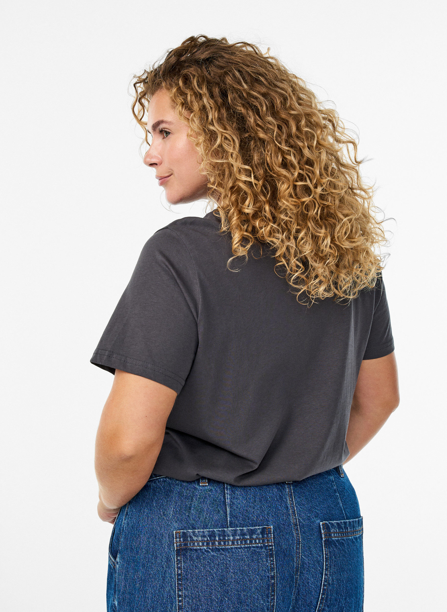 Zizzi Bomulds t-shirt med frontprint, Gr&aring;, Model image number 2