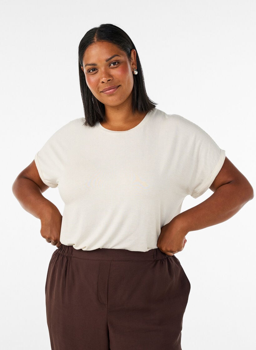 T-shirt i viskose med glimmerstriber, Vanilla, Model image number 0