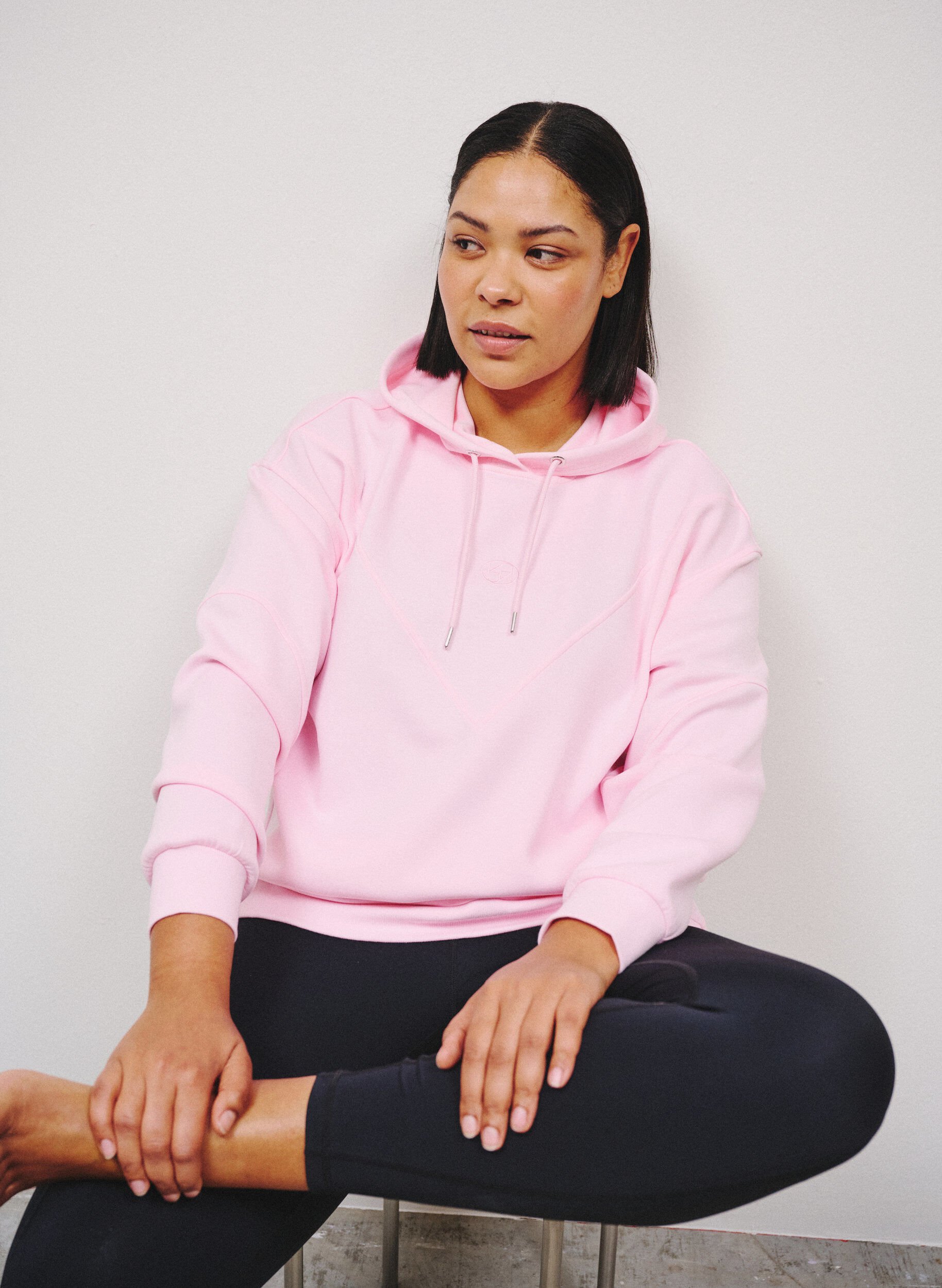 Zizzi Sporty h&aelig;ttetr&oslash;je i scuba-kvalitet med dekorative syninger, Lyser&oslash;d, Image image number 0