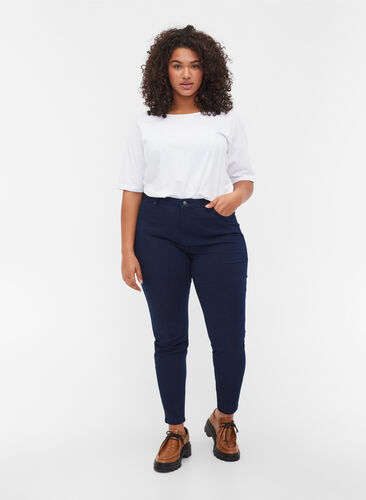 Højtaljede Amy jeans med 4-way stretch, Dark blue, Model image number 0