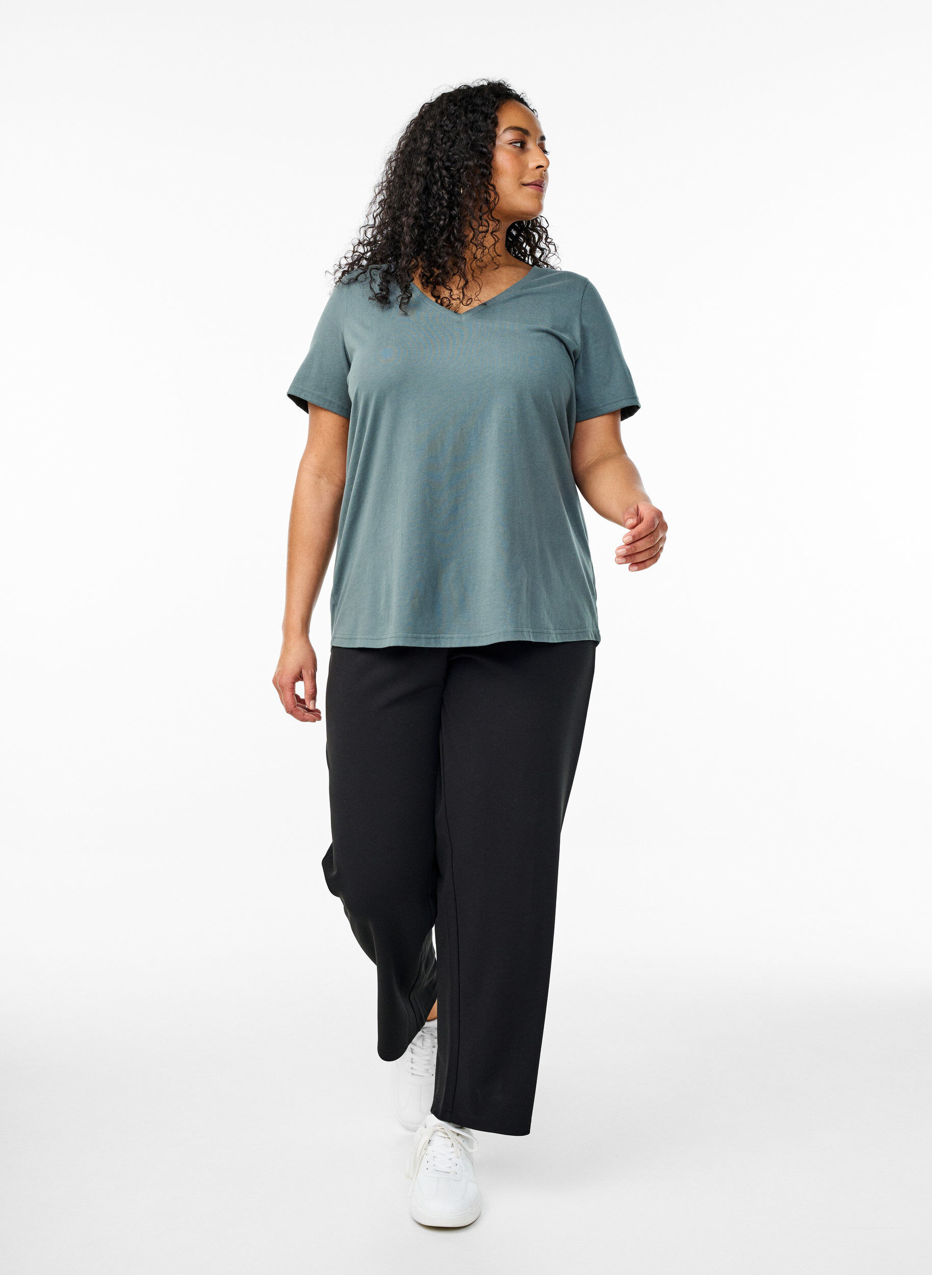 Zizzi T-shirt med v-hals, Gr&oslash;n, Model image number 1