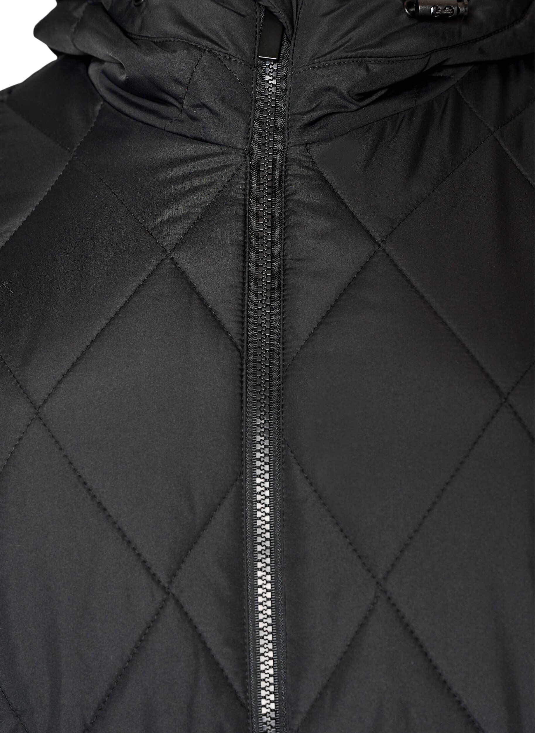 ZizziLet vatteret jakke med diamantquilt, Sort, Packshot image number 2