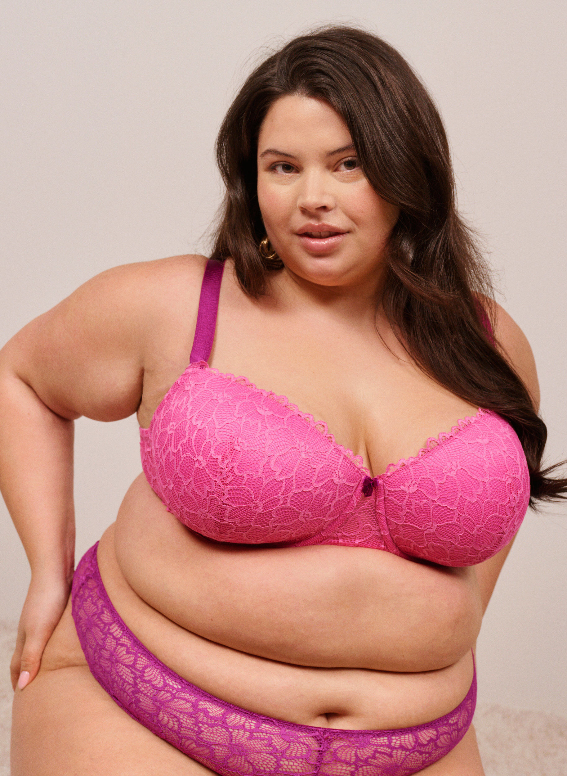 ZizziBh med blonder og formst&oslash;bte sk&aring;le, Lyser&oslash;d, Image image number 0