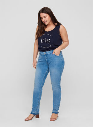Slim fit Emily jeans med normal taljehøjde, Blue denim, Model image number 2