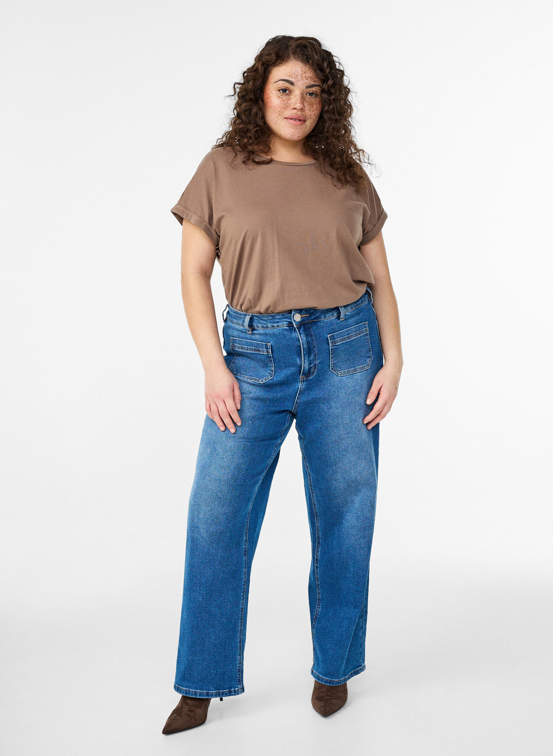 Zizzi Kort&aelig;rmet t-shirt i bomuldsblanding, Brun, Model image number 1