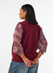 Strikket vest med dekorative knapper, M&oslash;rk Bordeaux, Model image number 2