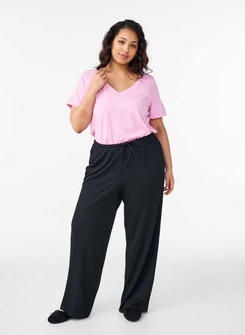 T-shirt med V-hals, Lyser&oslash;d, Model image number 1