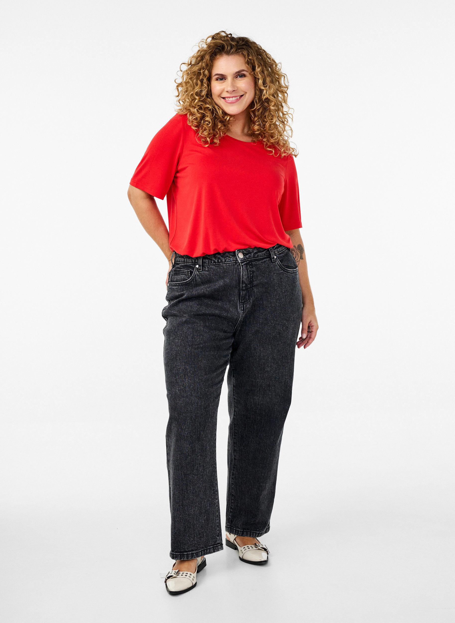 Zizzi T-shirt i TENCEL&trade; Modal med rund hals, R&oslash;d, Model image number 1