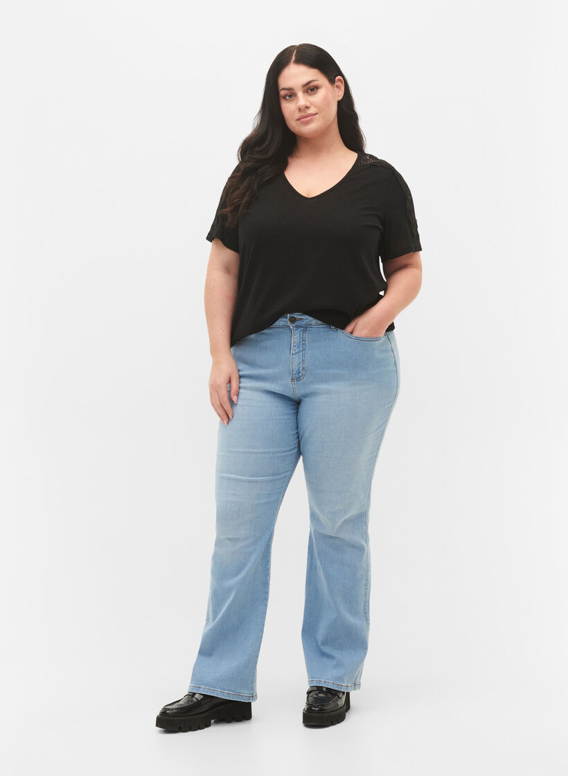 Kortærmet bluse med blonder og v-hals, Black, Model image number 2