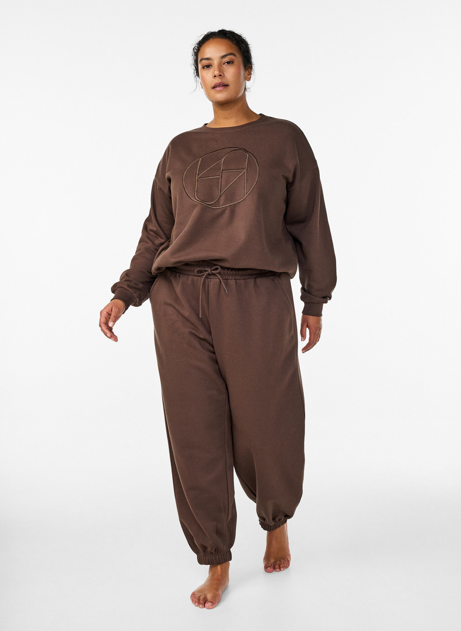 Sweatpants med h&oslash;j talje og lommer, Brun, Model