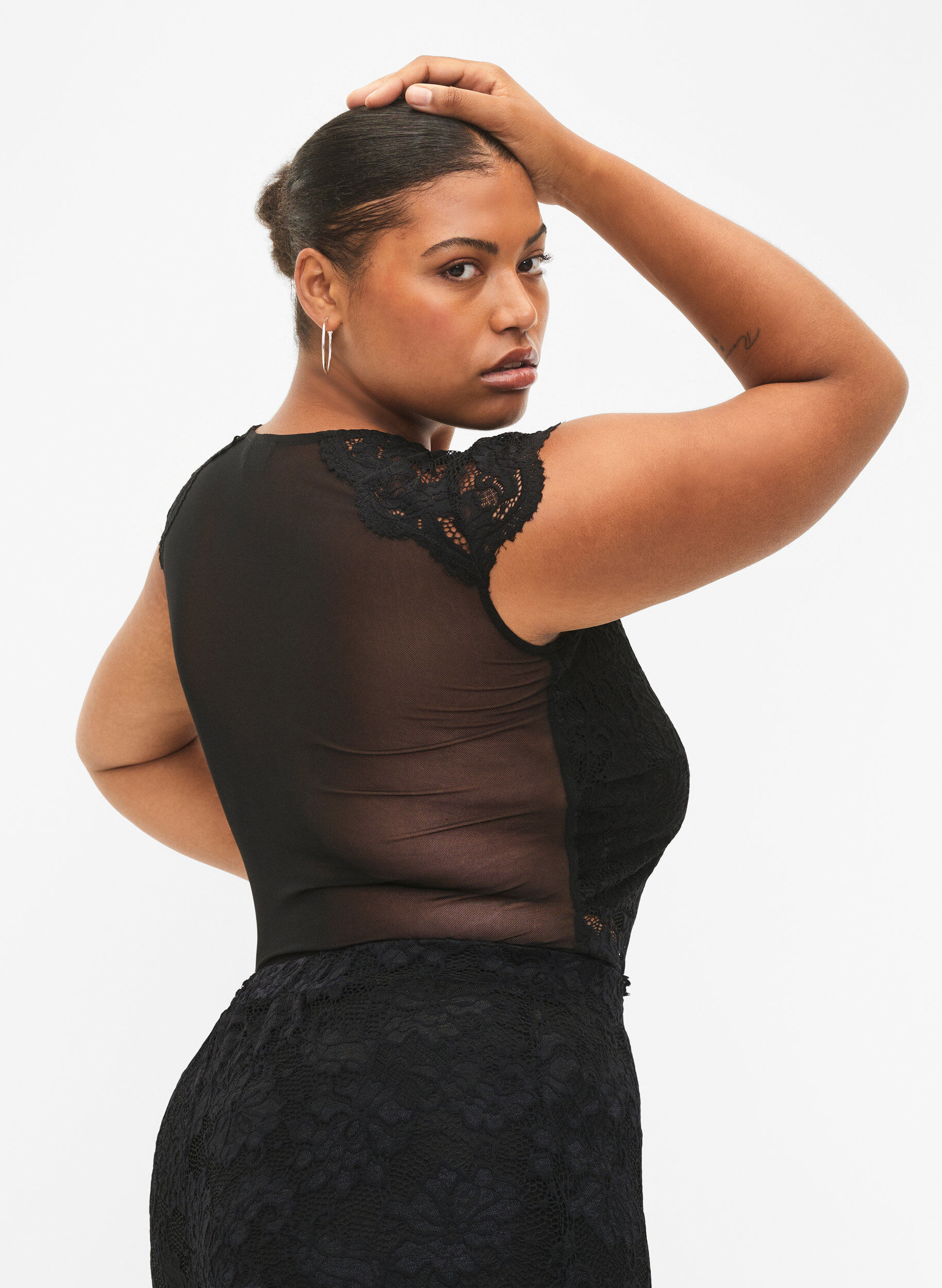 Zizzi Bodystocking med blonder og v-udsk&aelig;ring, Black, Model image number 1