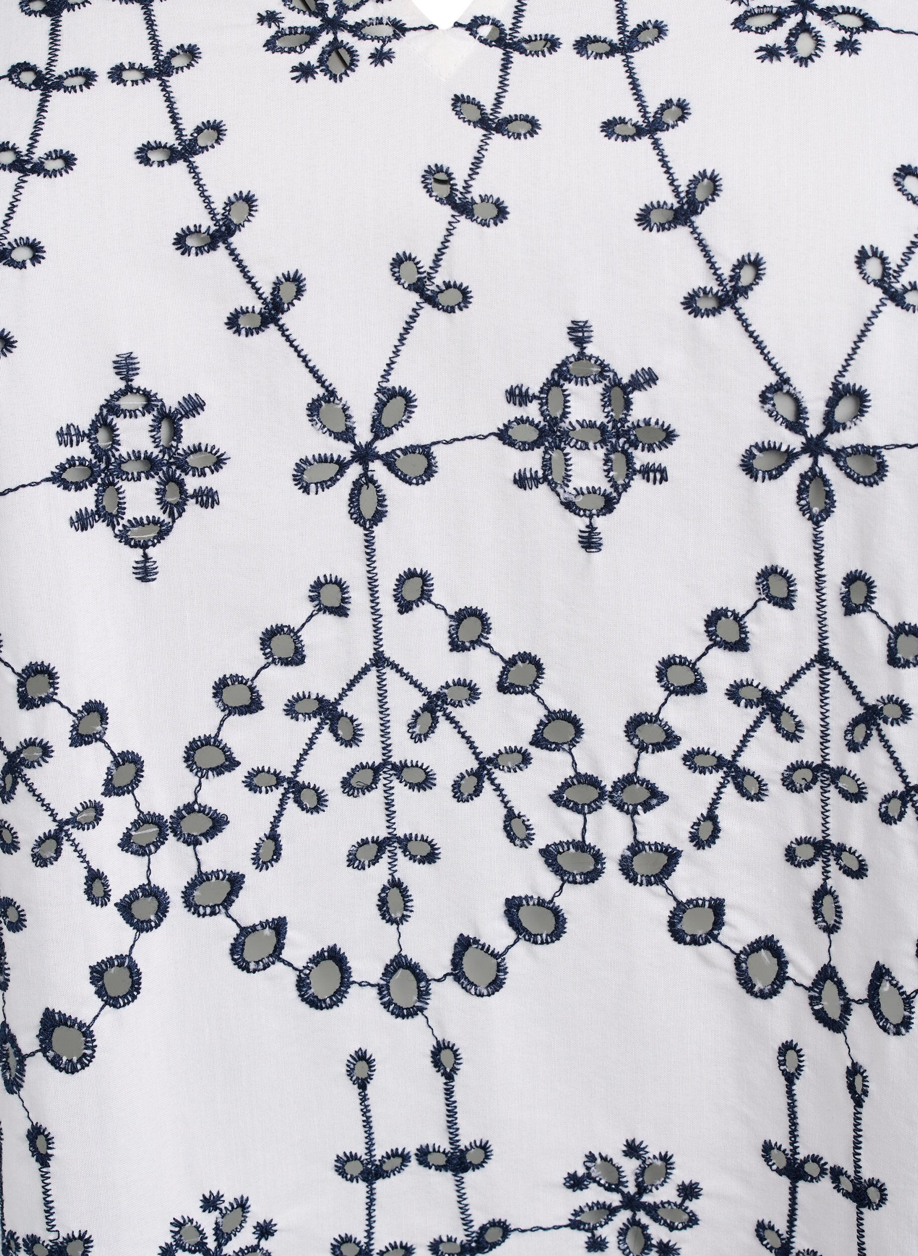 Zizzi Kjole med kontrastfarvet broderi anglaise, White w. Navy Blazer, Packshot image number 2