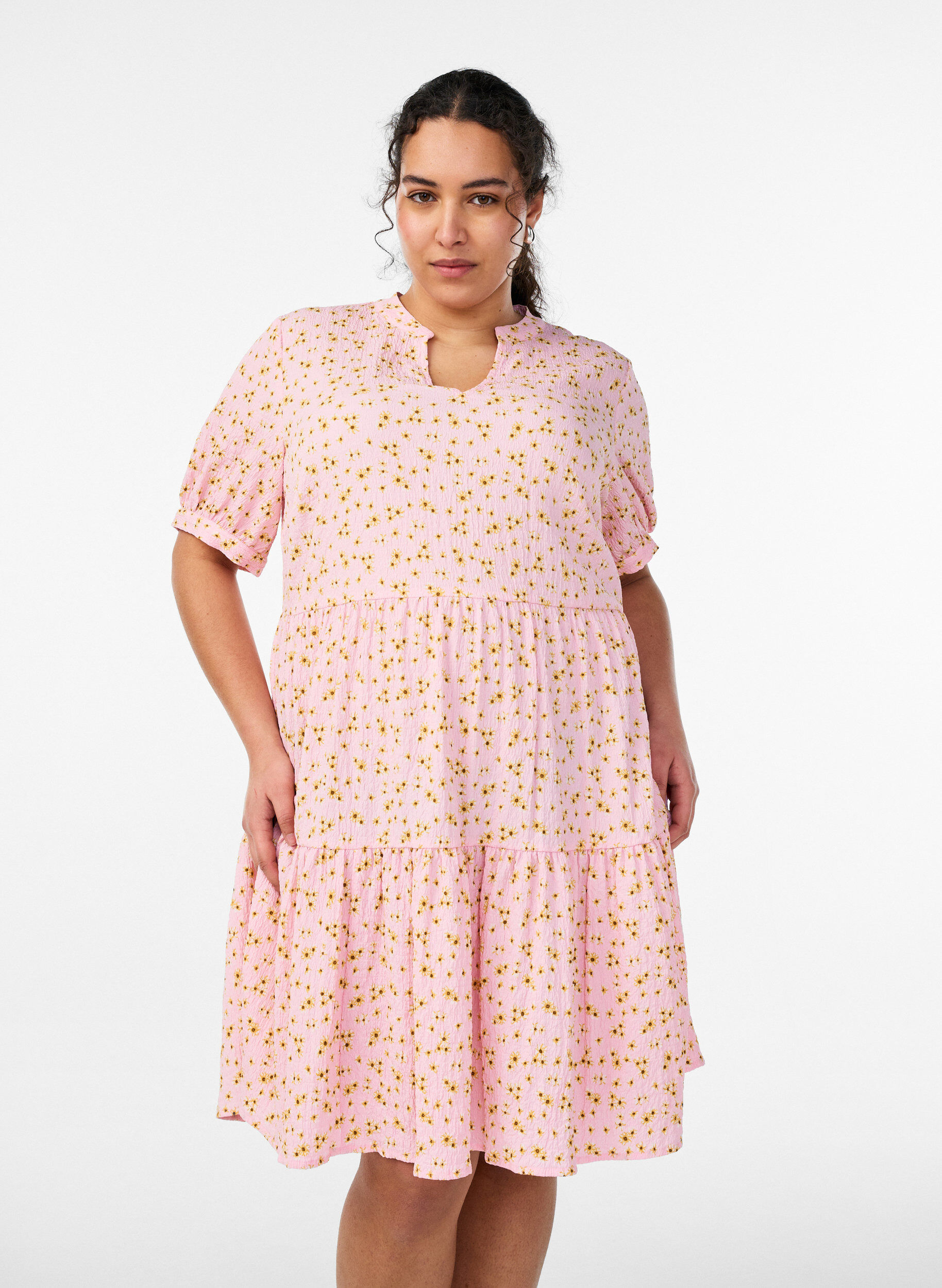 Kort kjole med A-facon, Lyser&oslash;d, Model