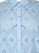 Skjorte i bomuld med broderi anglaise, Chambray Blue, Packshot image number 2