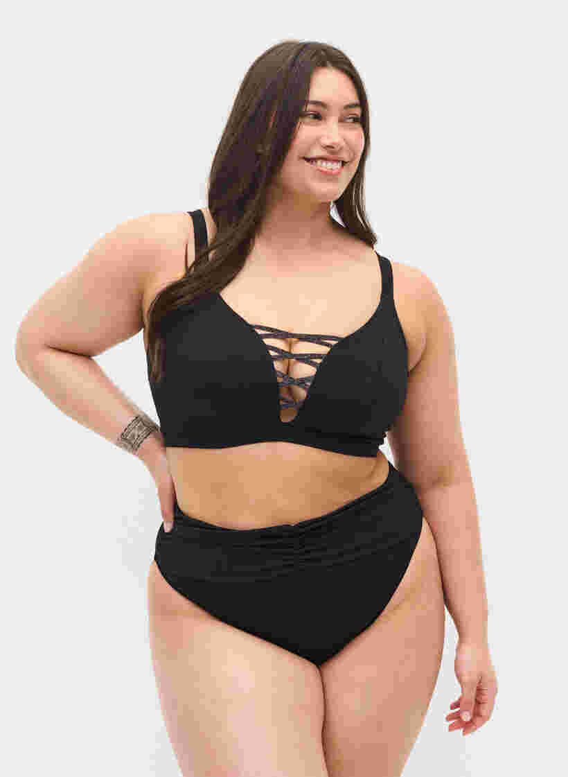 Højtaljet bikini trusse med høj benskæring, Black, Model image number 0