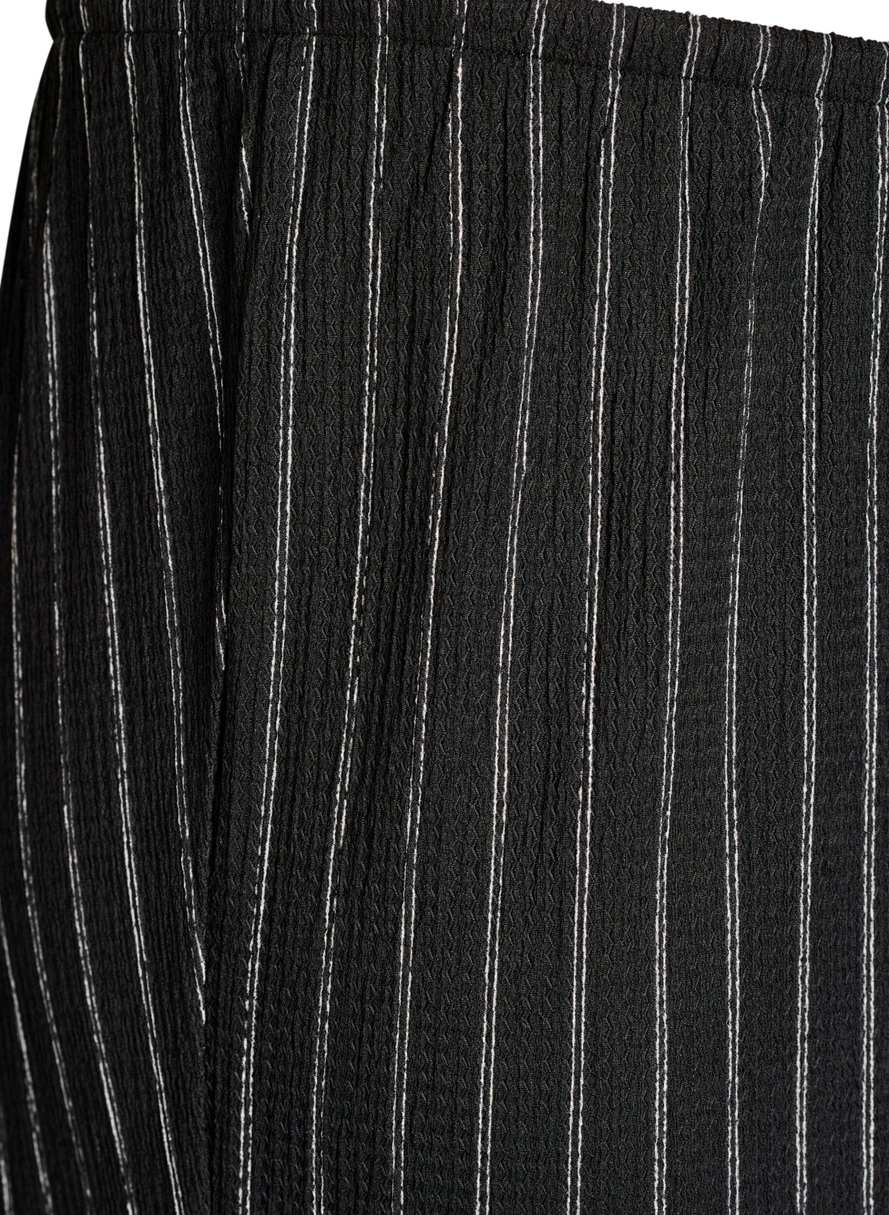 Zizzi Bukser i let strukturkvalitet med brede ben, Sort, Packshot image number 2