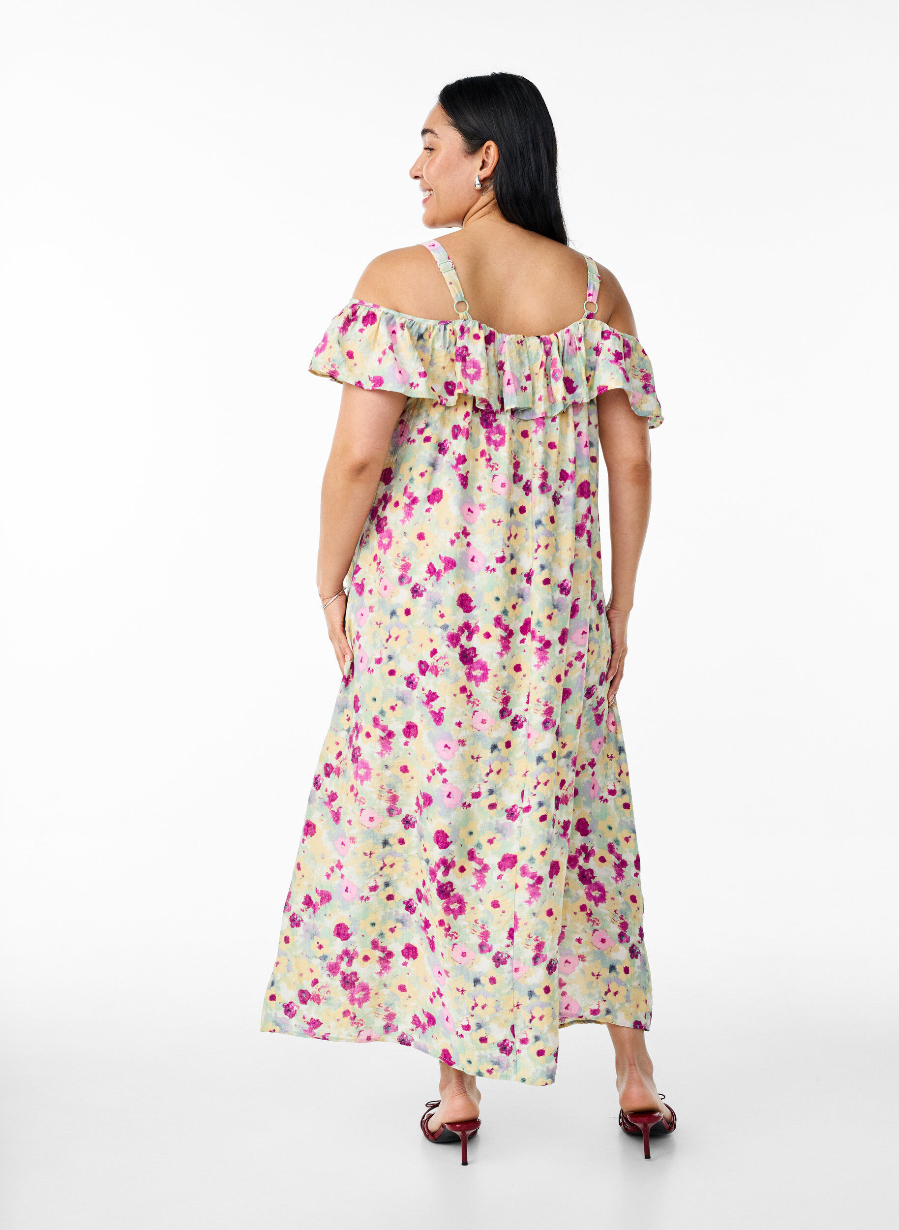 Zizzi Blomstret midikjole med off-shoulder fl&aelig;se, Vanilla, Model image number 2