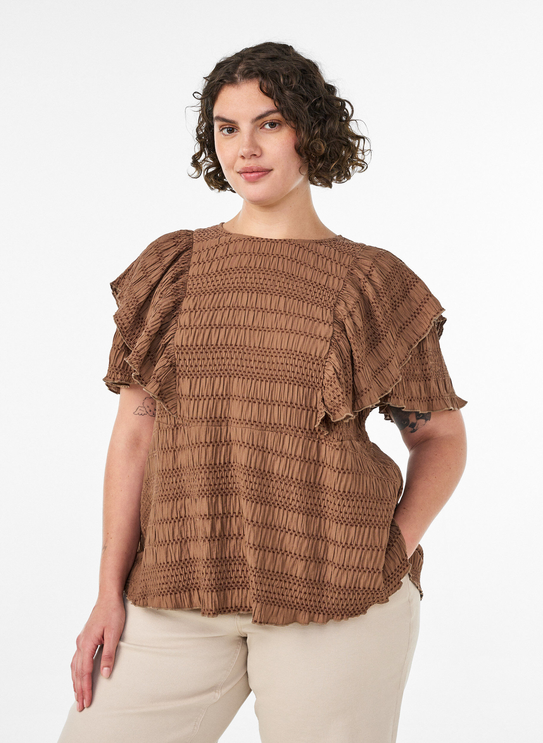 ZizziBluse med smock-struktur og fl&aelig;se&aelig;rmer, Brun, Model image number 0