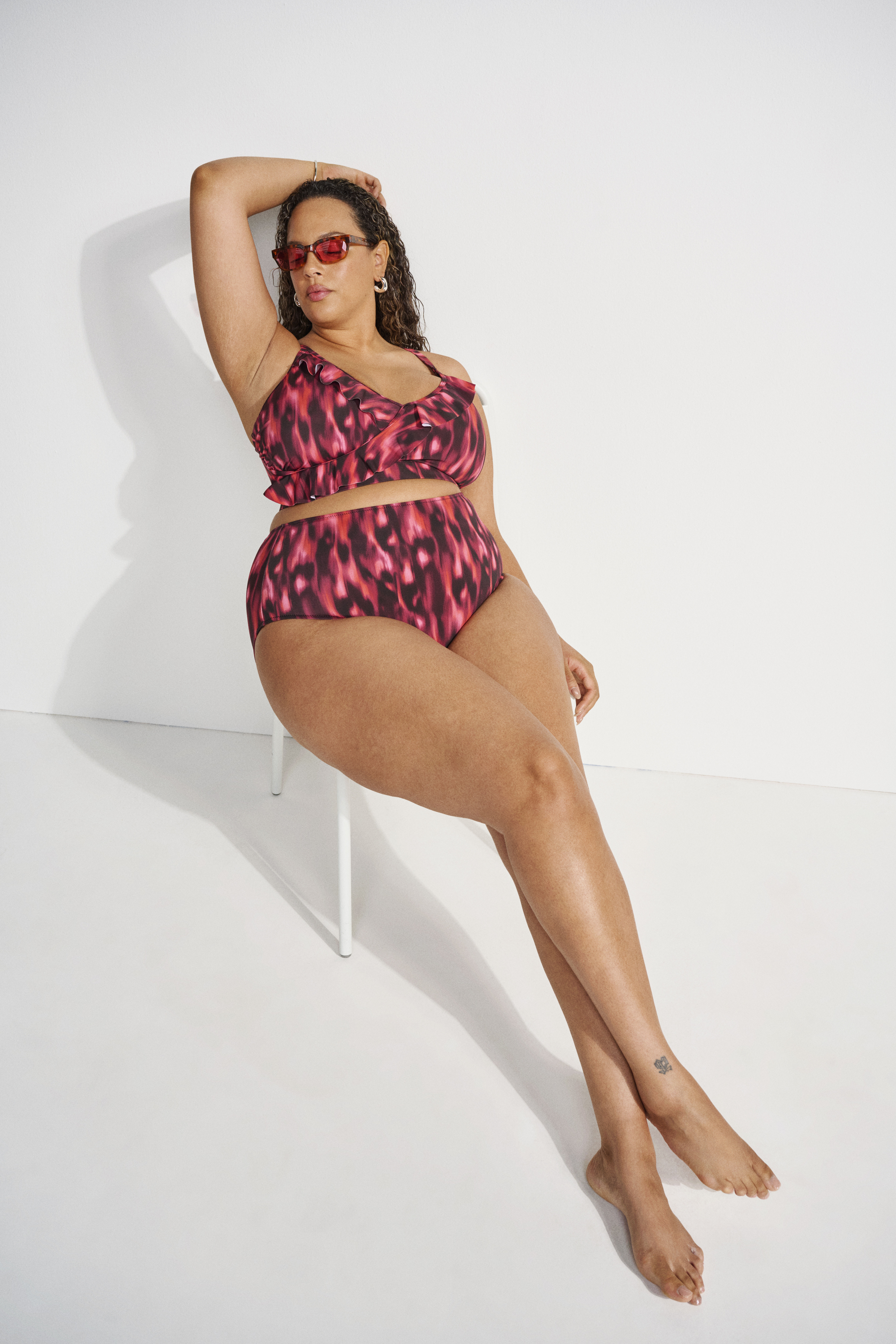 Zizzi Bikini med fl&aelig;ser, , Model