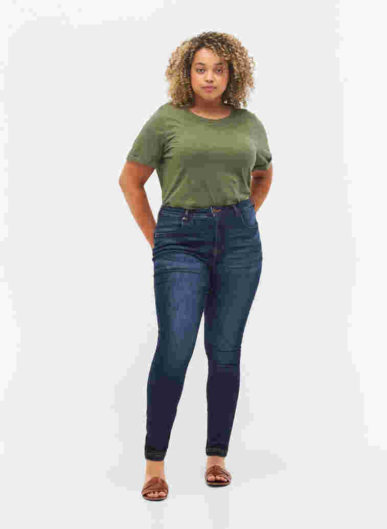 Super slim Amy jeans med høj talje, Dark blue, Model image number 2