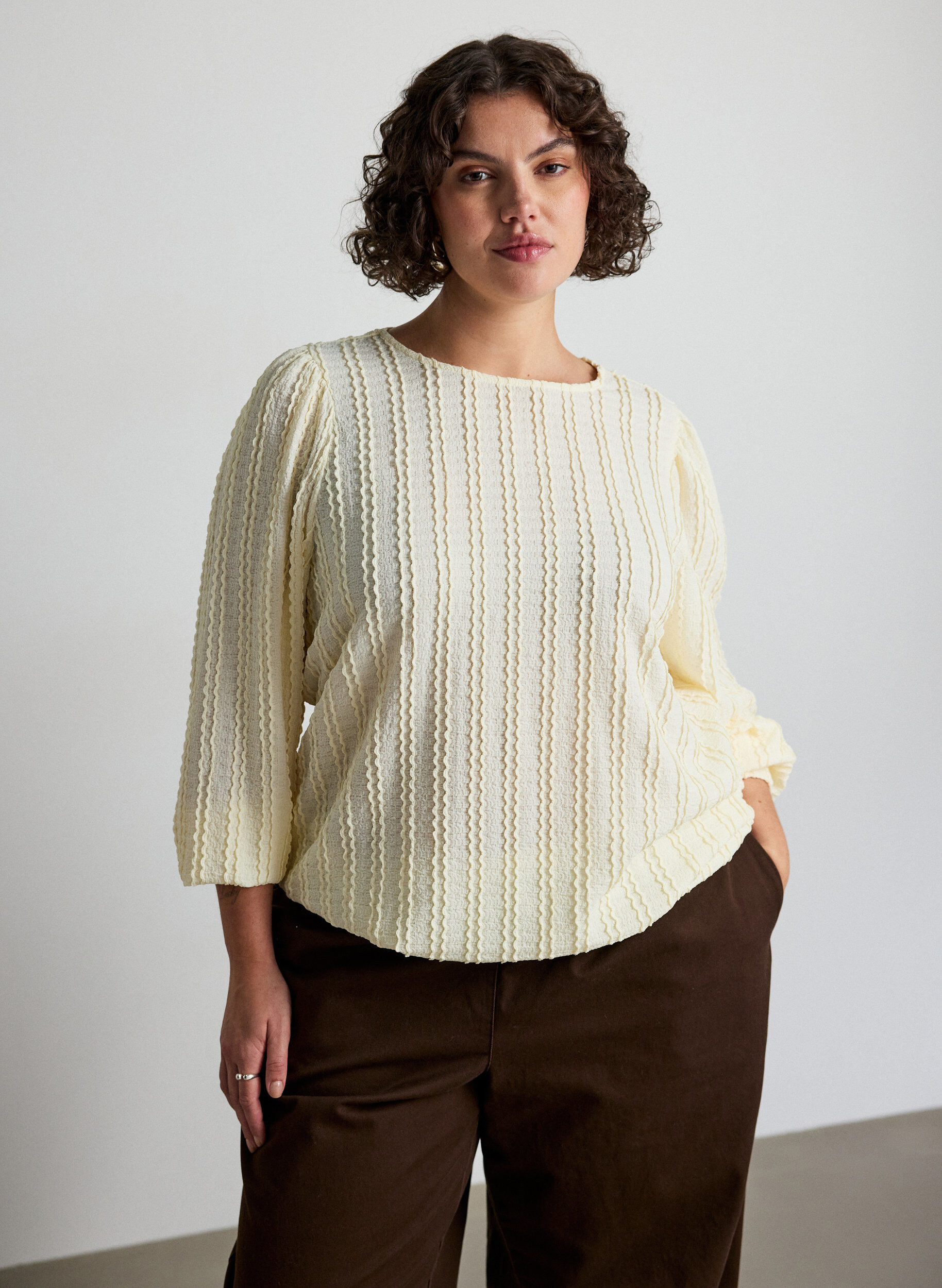 Jerseybluse med struktur og ballonform, Vanilla, Model