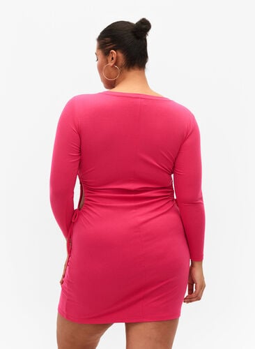 Tætsiddende kjole med udskæring, Raspberry Sorbet, Model image number 1