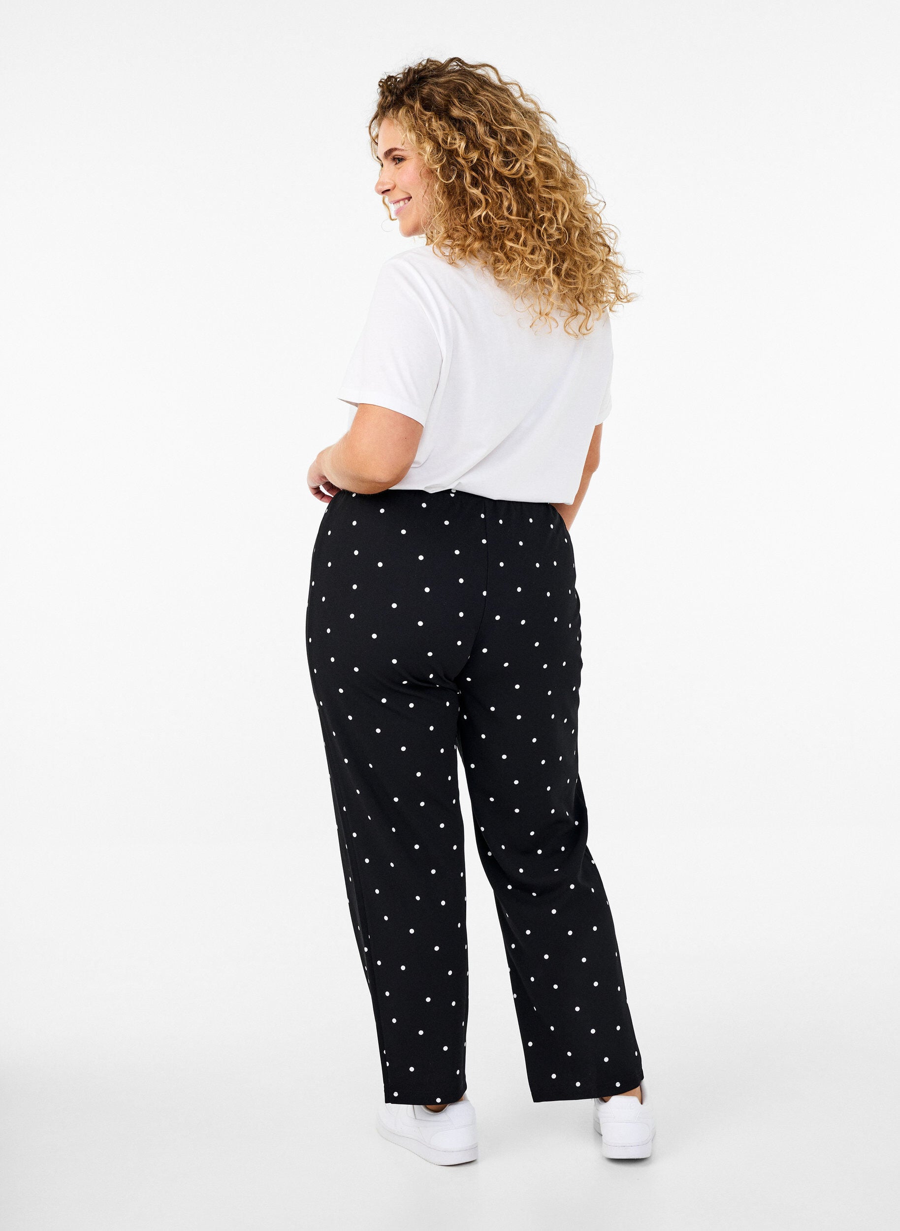 ZizziBukser med straight fit, Sort, Model image number 1
