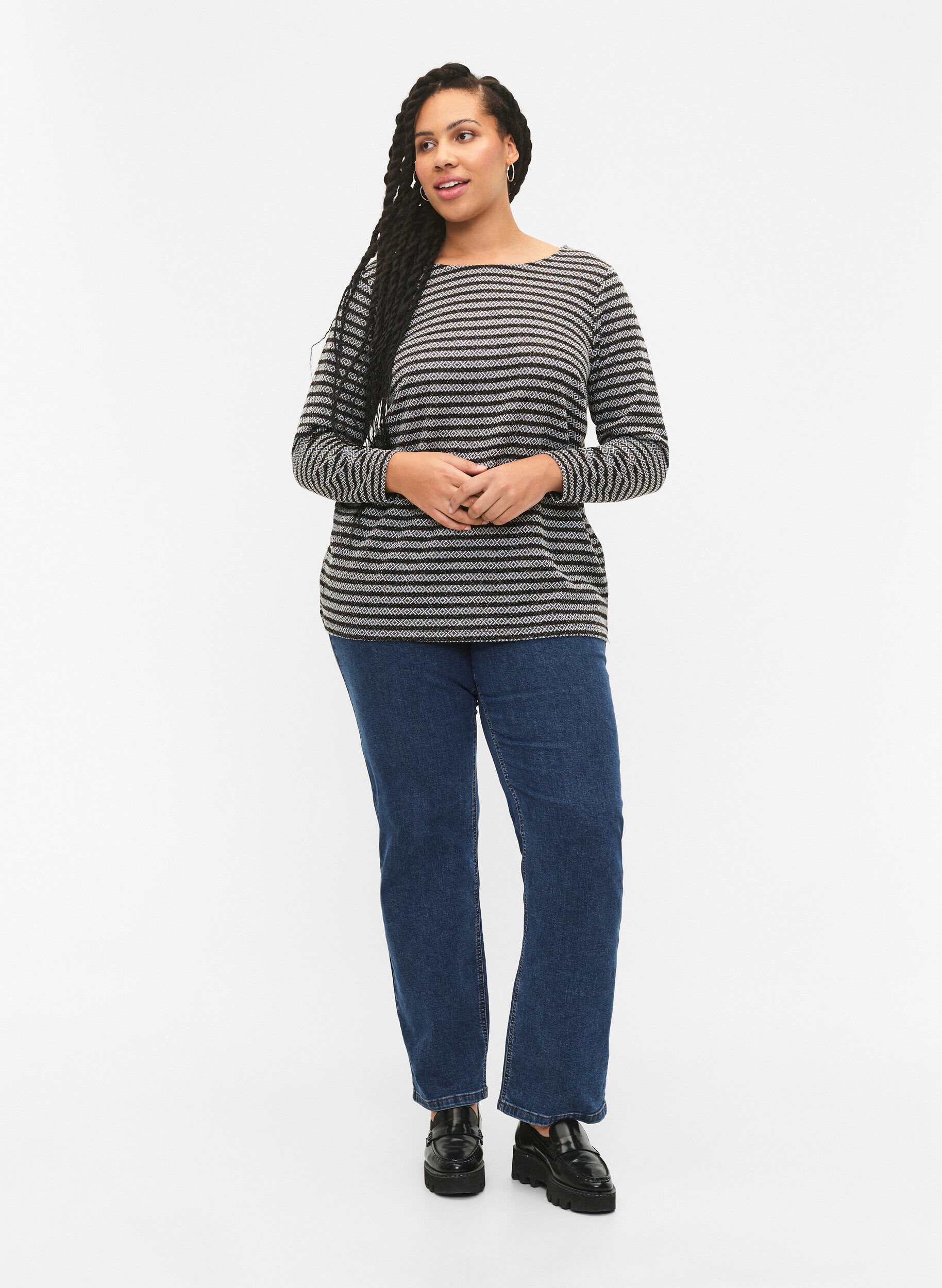 Zizzi Bluse med rund hals og stribet m&oslash;nster, Black Stripe, Model image number 2