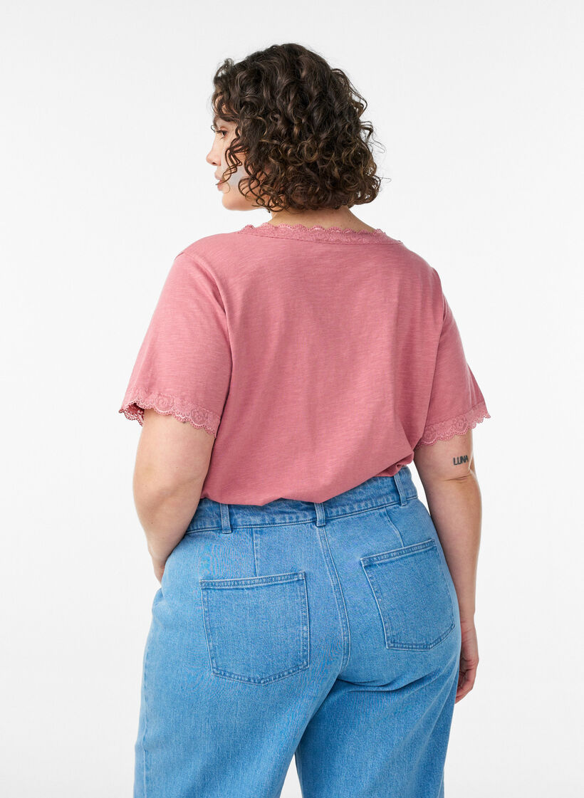 T-shirt med blondekanter, Lyser&oslash;d, Model image number 2