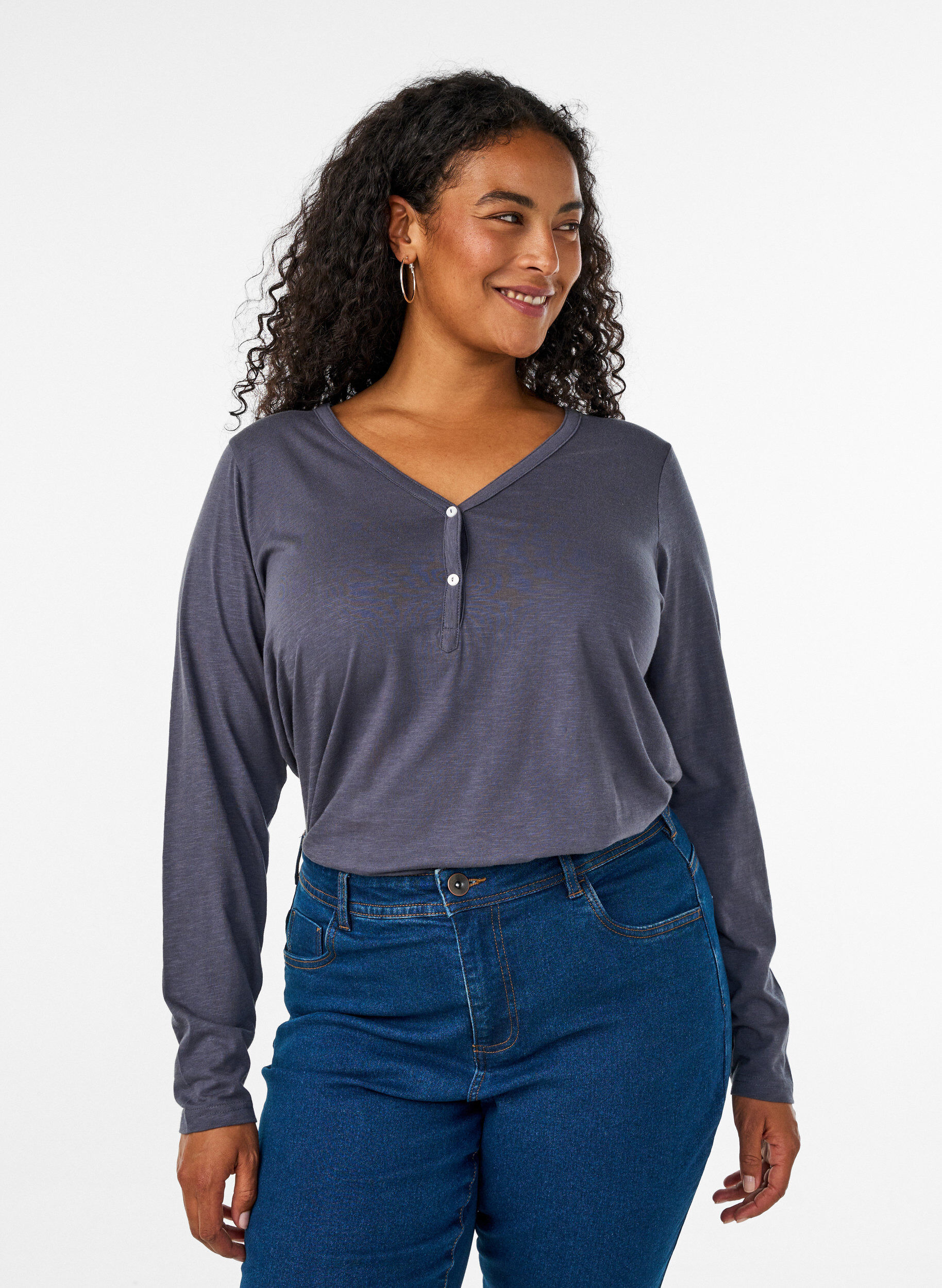 ZizziLang&aelig;rmet t-shirt med V-hals og knapper, Gr&aring;, Model image number 0