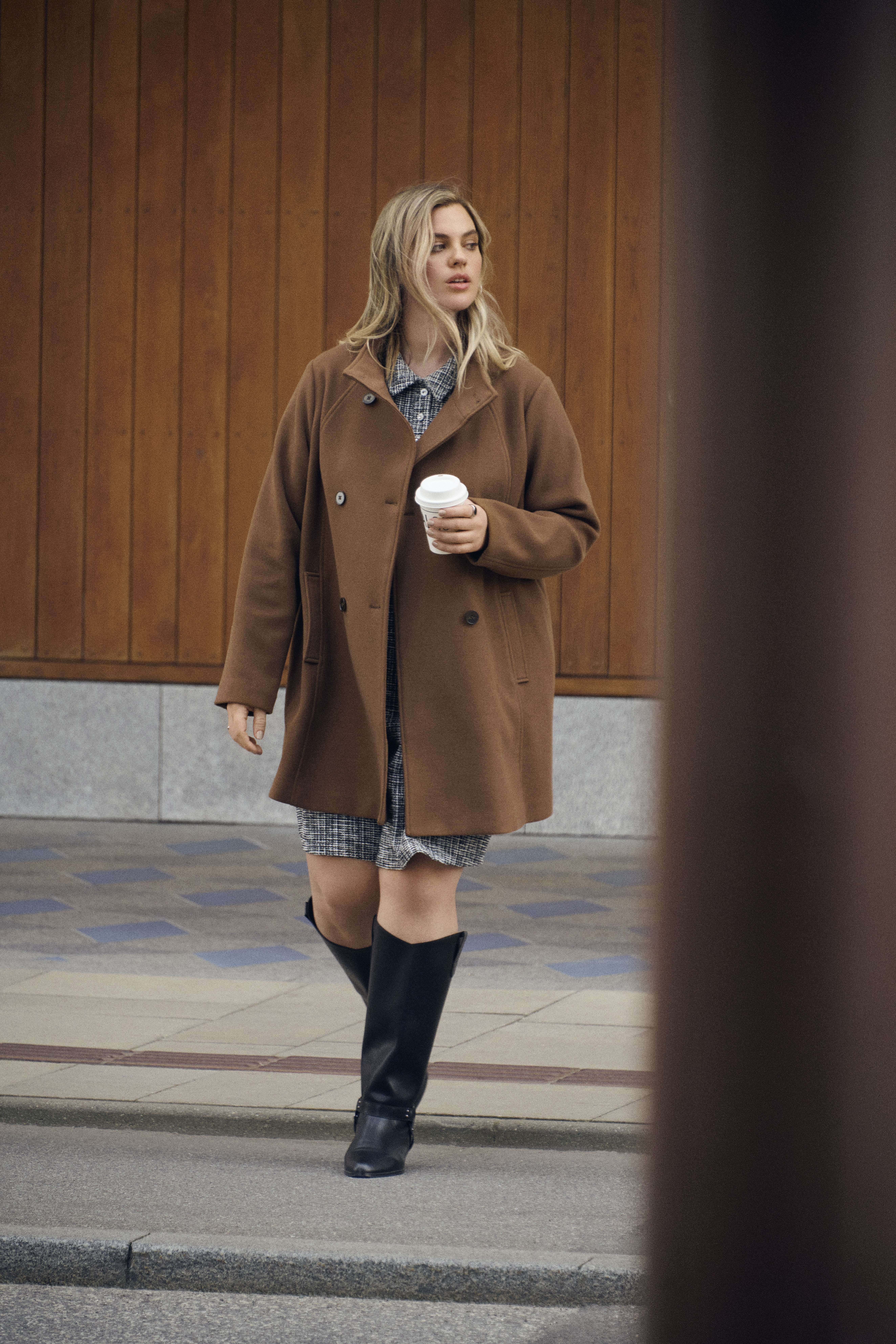 Zizzi Look med frakke, , Model