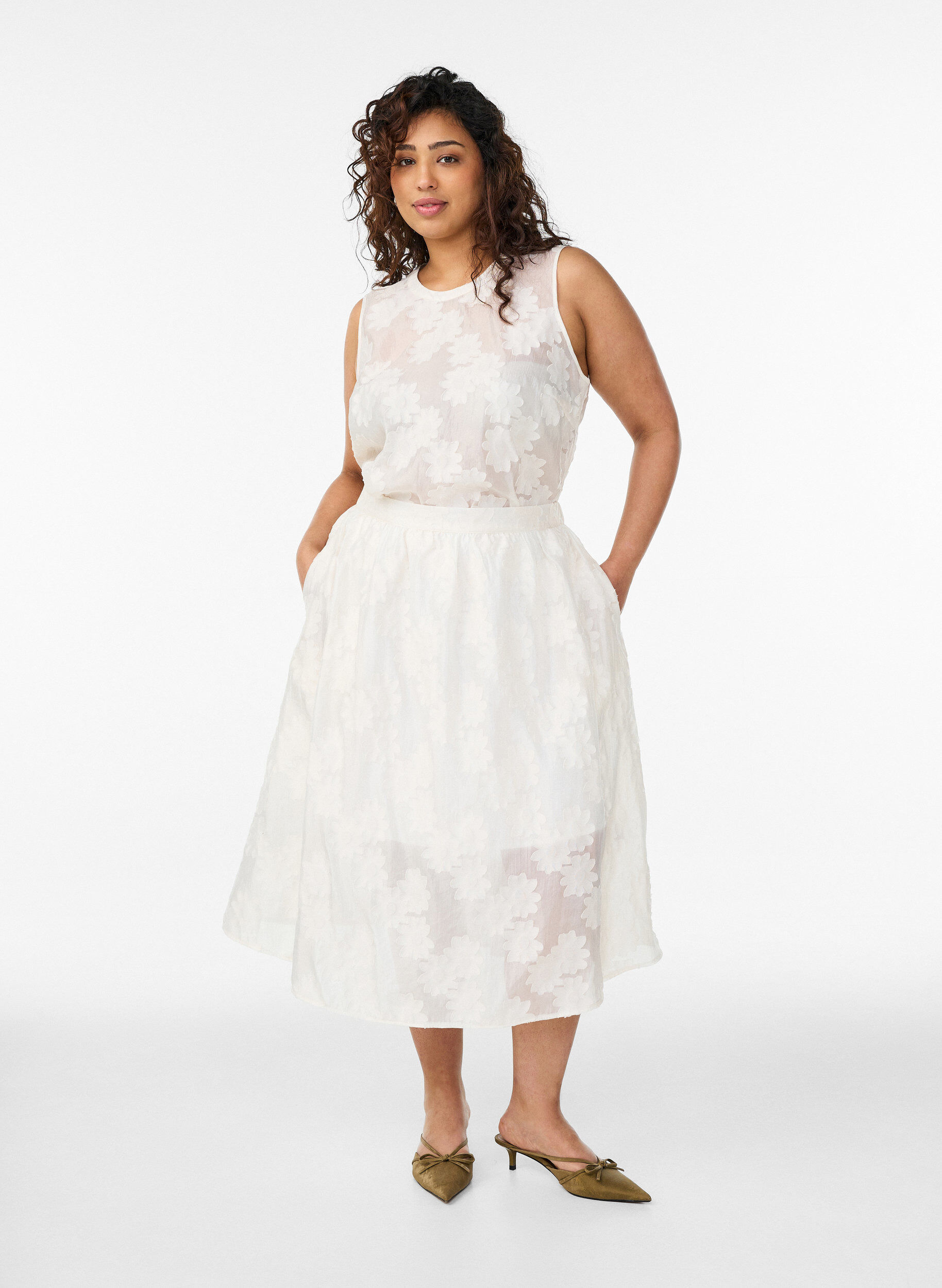 Zizzi &AElig;rmel&oslash;s top i jacquard med blomsterstruktur, Vanilla, Model image number 1