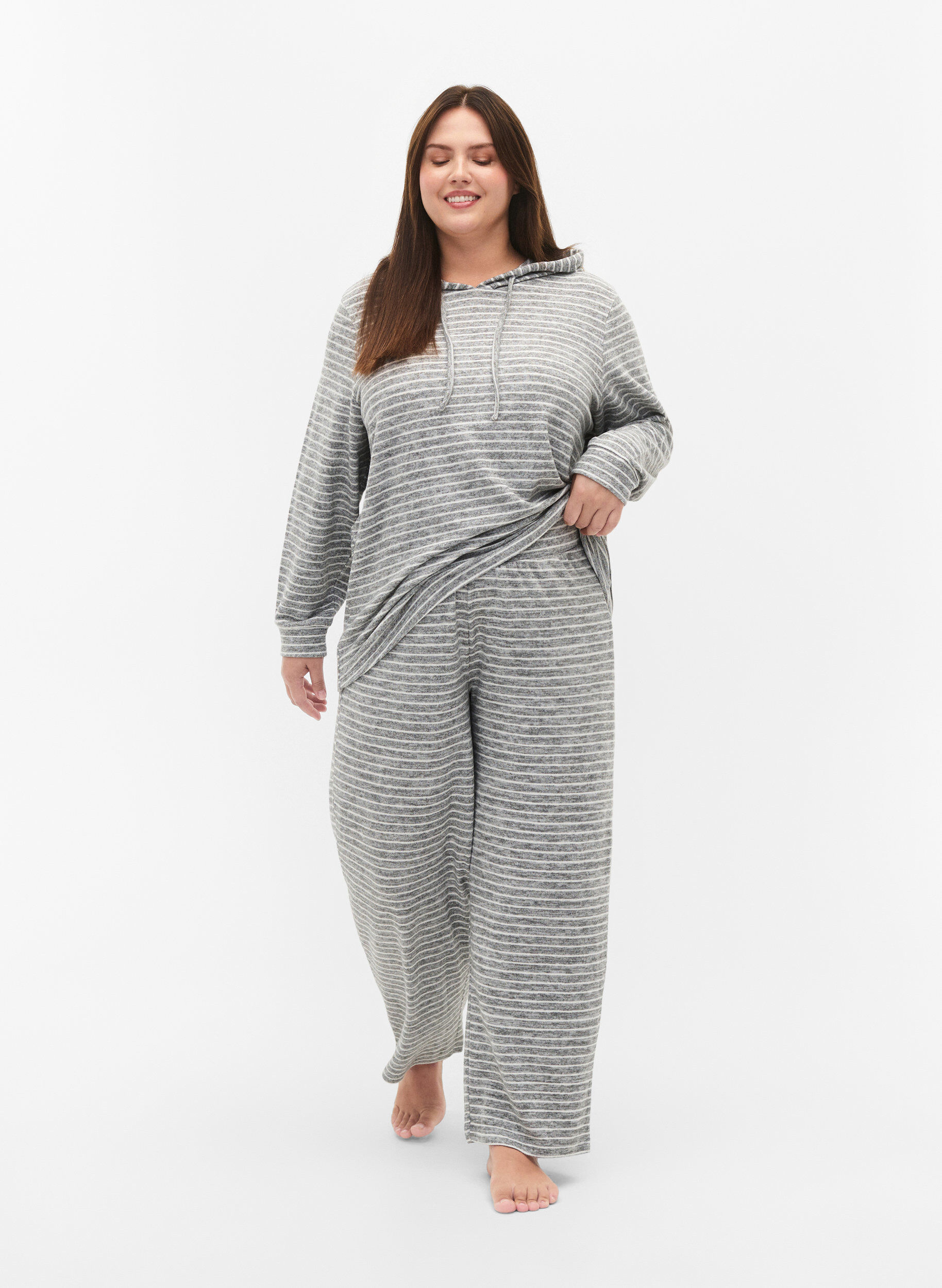 Zizzi L&oslash;s h&aelig;ttetr&oslash;je med striber, DGM Stripe, Model image number 3