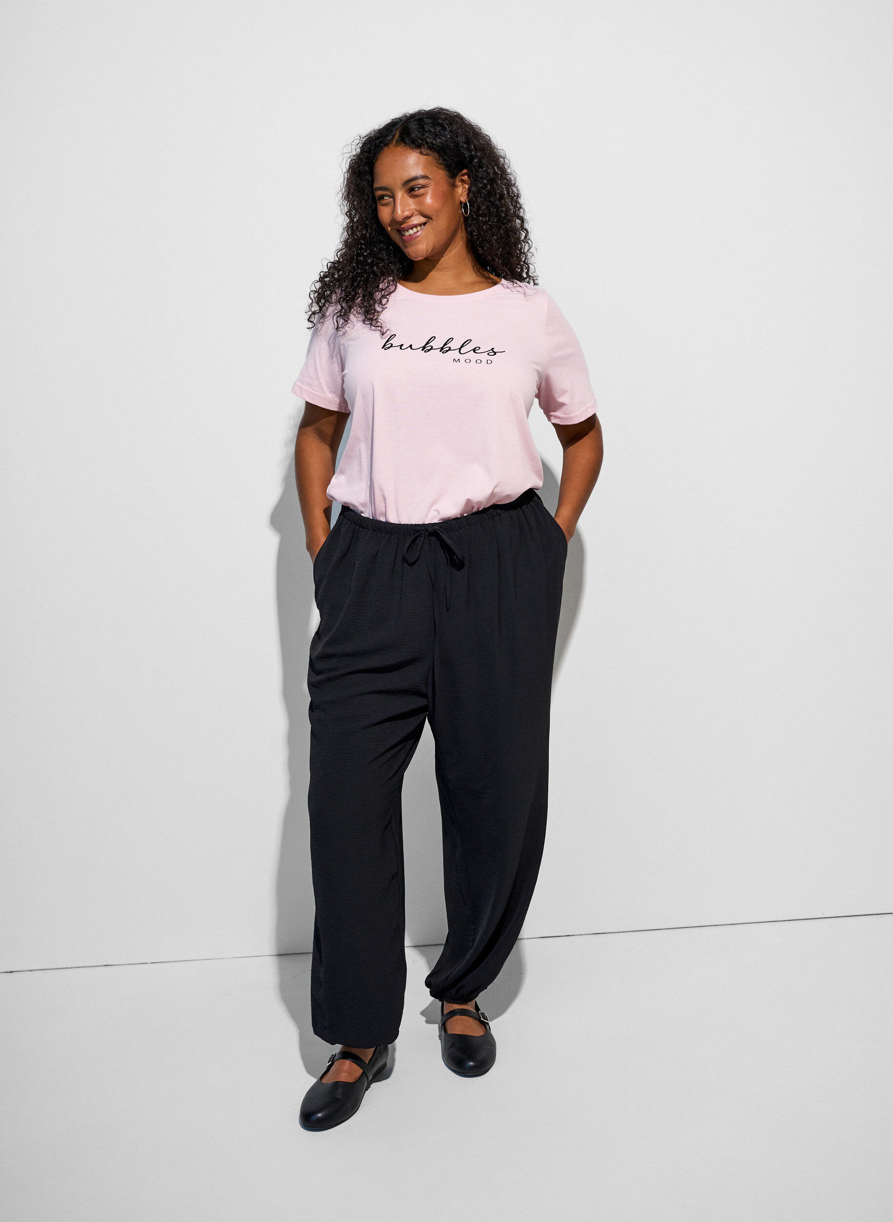 ZizziT-shirt med motiv, Lyser&oslash;d, Model image number 1