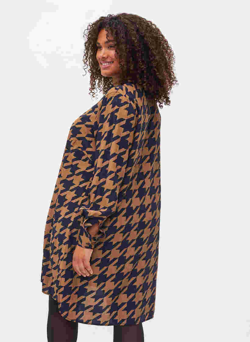 Lang mønstret viskoseskjorte, Brown Houndsthooth, Model image number 1