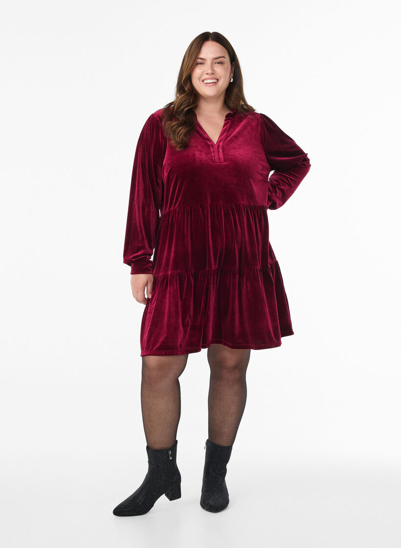 Kort velourkjole med fl&aelig;sekrave og lange &aelig;rmer, R&oslash;d, Model image number 1
