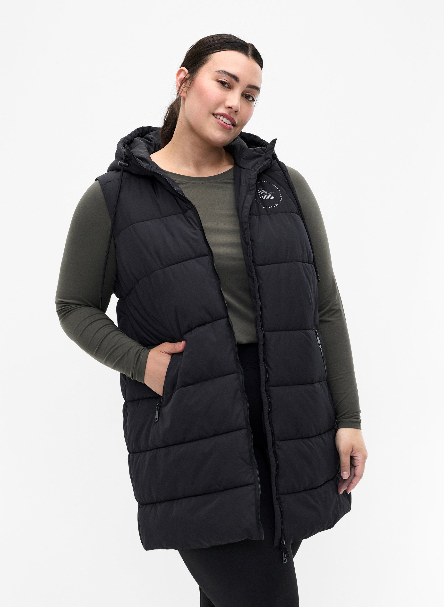 Zizzi Sporty vest med h&aelig;tte og lommer, Black, Model image number 0