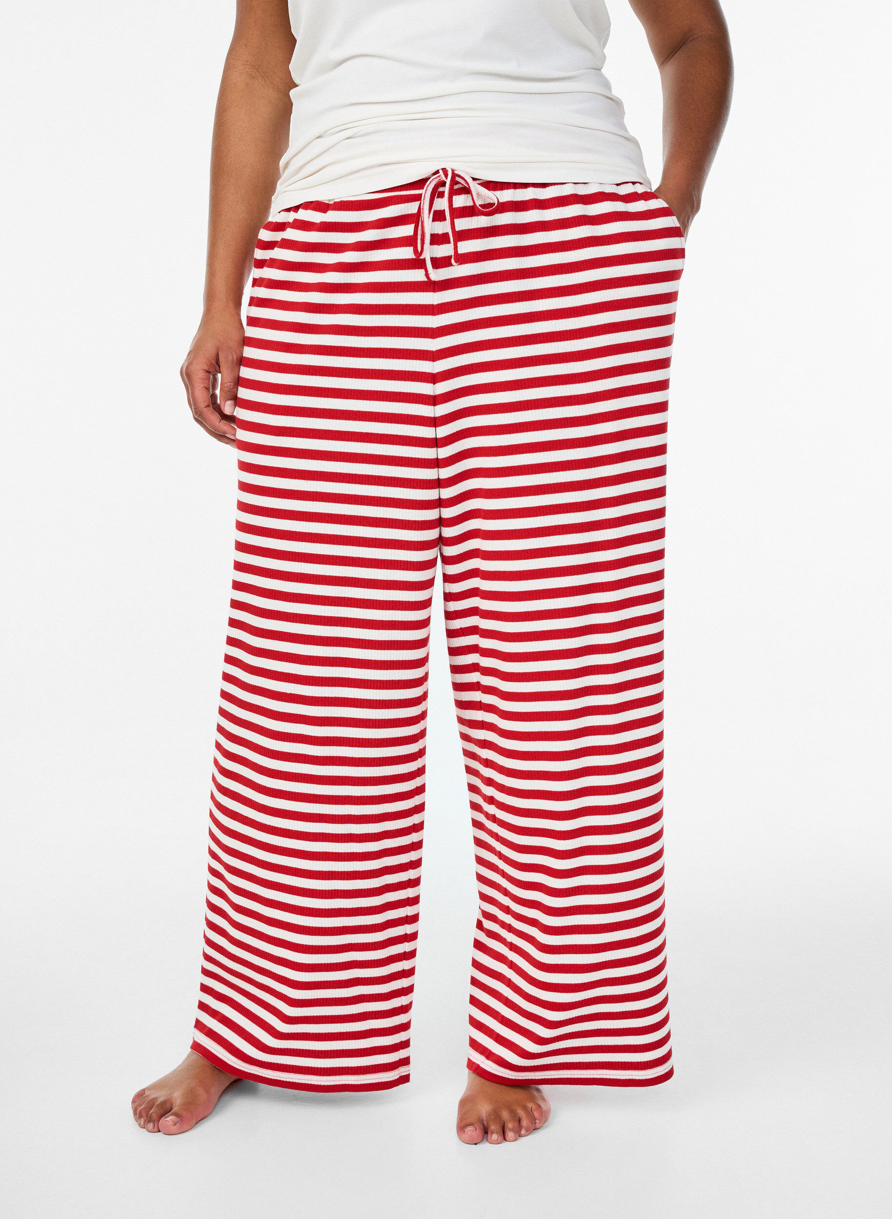 ZizziStribede natbukser med h&oslash;j talje og brede ben, R&oslash;d, Model image number 2